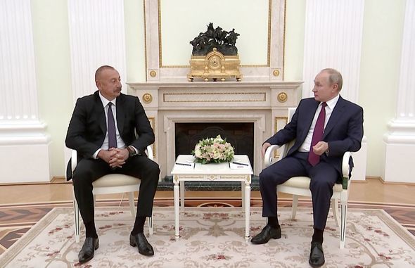 azerbaycan-prezidentinin-rusiyaya-seferi-basa-catib-yenilenib-foto-video